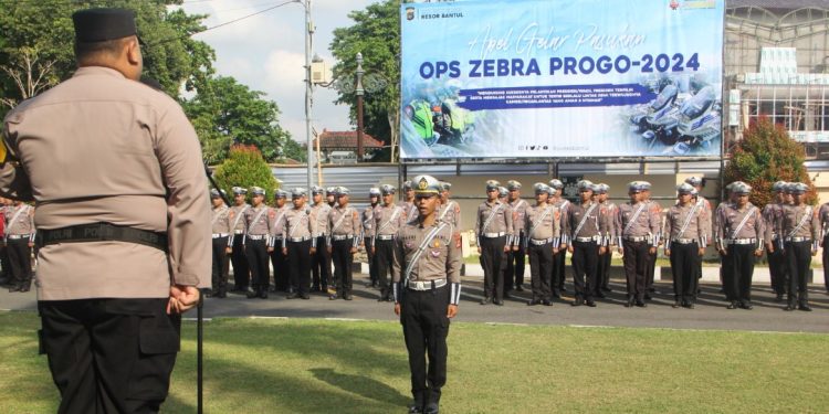 Kapolres Bantul Memimpin Apel Gelar Pasukan Operasi Zebra Progo 2024