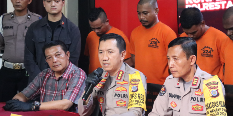 Kapolresta Yogyakarta, Kombes Aditya Surya Darma, dalam konferensi pers penusukan dan penganiayaan santri di Prawirotaman