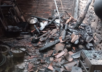 Kondisi dapur rumah milik Umar, warga Dusun Sawungan, Sumbermulyo, Bambanglipuro, usai dilanda kebakaran pada Sabtu (12/10/2024).