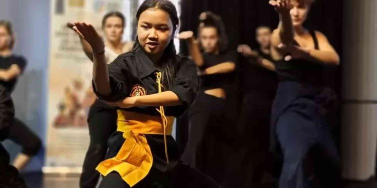 PSHW TM Madiun saat tampil di panggung internasional