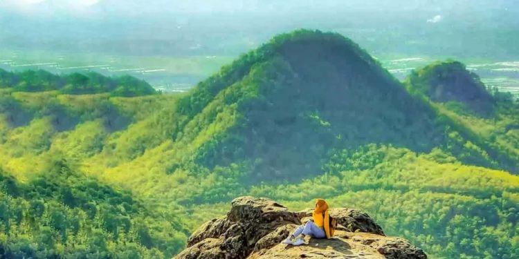 Pesona Keindahan Bukit Cumbri Ponorogo