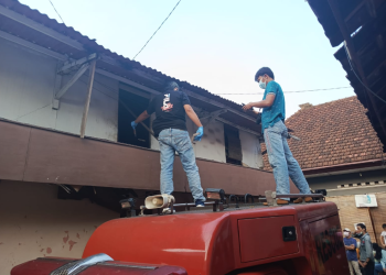 Petugas gabungan dari Polresta Yogyakarta sedang melakukan olah TKP