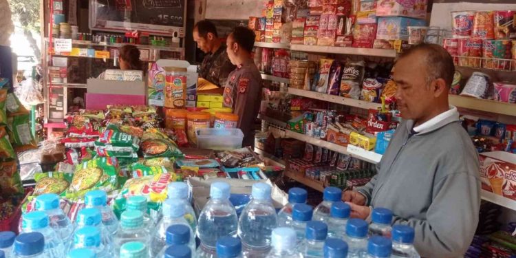 piket Spkt dan piket reskrim polsek pandak bersama anggota opsnal satreskrim polres Bantul telah melakukan cek TKP kejadian diduga penipuan dan atau mengedarkan Uang palsu