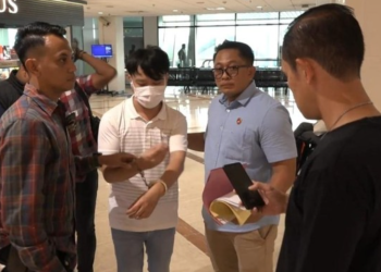 Ivan Sugiamto saat ditangkap di Bandara Juanda