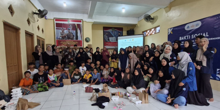 Kolaborasi Universitas Alma Ata dan Universitas Madani Dalam kegiatan Bakti Sosial dan Pengabdian Masyarakat di Bumi Damai