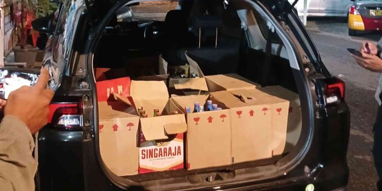 Polisi Amankan Miras di Dalam Mobil di Kasihan