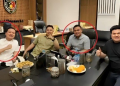 Potret Kompol Teguh Setiawan bersama Ivan Sugianto, yang sempat menjadi sorotan usai tersebarnya foto ini di media sosial