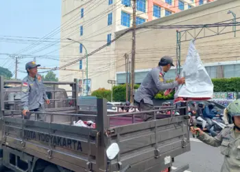 Satpol PP Kota Yogya tertibkan APK di masa tenang kampanye