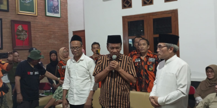 Untoro Hariadi dan Wahyudi Anggoro Hadi berkunjung ke kediaman Abdul Halim Muslih