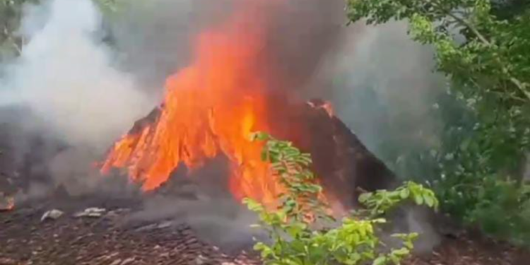 Kebakaran di dsn. Lemahbang RT 28 Kalurahan Mangunan