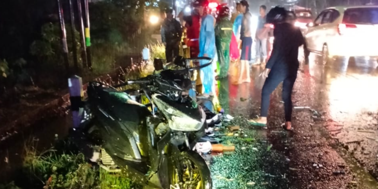 Kondisi Motor yang menabrak gerobak bakso di Jalan KH Ahmad Dahlan Dekat Pengadilan Negeri Wates