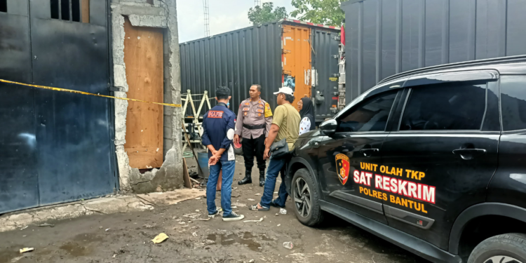 Polres Bantul Melakukan Olah TKP Penemuan Wanita Tewas di Gudang Ekspedisi Bantul
