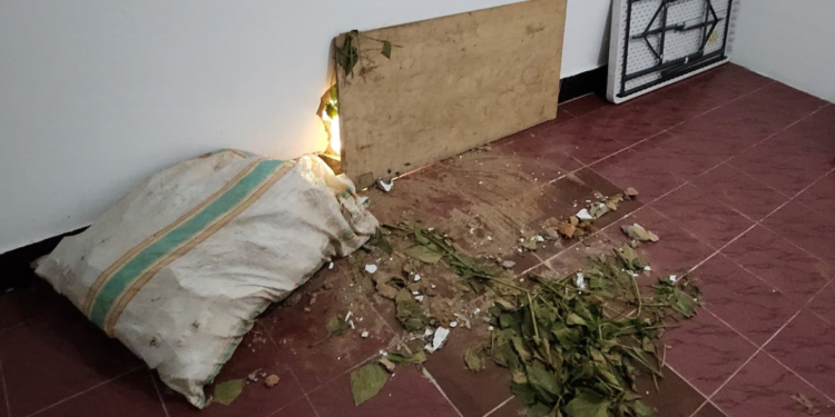 Tembok di toko Alfamart yang dilubangi oleh pencuri