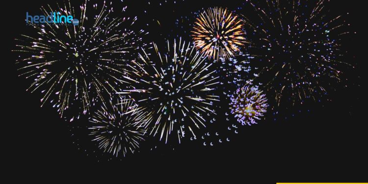 Ilustrasi malam tahun baru 2025