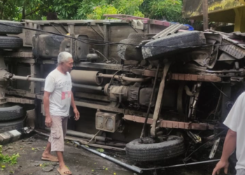 Kecelakaan Mobil Truk vs Fortuner di Kulon Progo