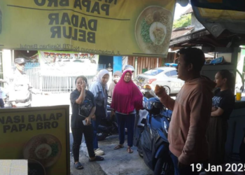 Polisi melihat TKP Lokasi Nasi Balap