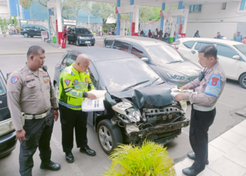 Polisi sedang melakukan Penyelidikan kecelakaan di Pom Bensin Gejayan