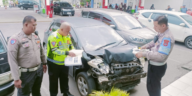 Polisi sedang melakukan Penyelidikan kecelakaan di Pom Bensin Gejayan
