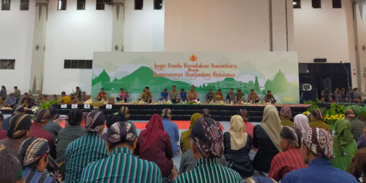 Ribuan Masyarakat Padati JEC Ikuti Tasyakuran ‘Jogja Pandu Peradaban Nusantara’