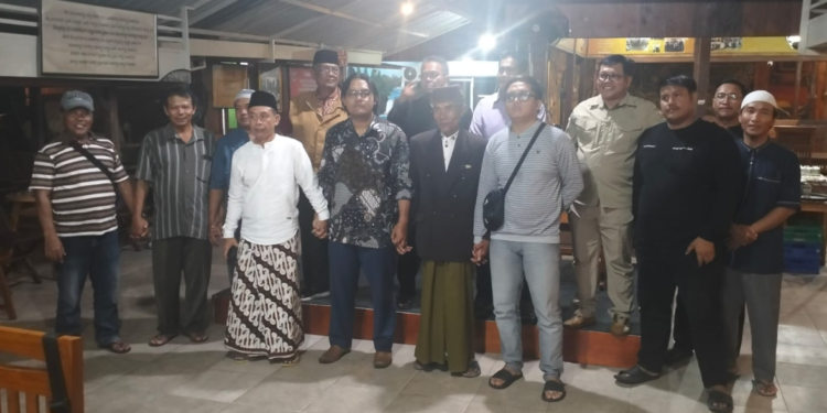 Suasana hangat penuh kebersamaan usai mediasi polemik dana CSR di Padukuhan Berbah, Sleman