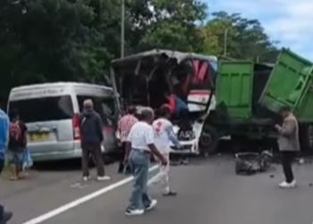 Terjadi insiden kecelakaan beruntun di Tol Cipularang pada Minggu, 5 januari 2024