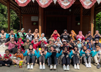 Mahasiswa KKN-T Universitas Alma Ata Kelompok 25 Gelar Senam Kedua Bersama Warga Gunungsaren Lor