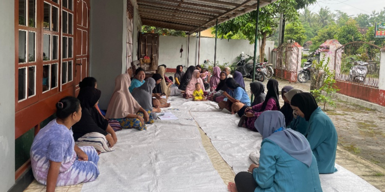 Mahasiswa KKN-T Universitas Alma Ata Kelompok 25 Berpartisipasi dalam Kegiatan Dasawisma di Gunungsaren Lor