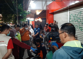 Petugas gabungan memeriksa TKP tempat penemuan Jenazah di Becak Kayuh Yogyakarta