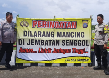 Polsek Sanden Pasang Peringatan Bahaya Mancing di Jembatan Senggol