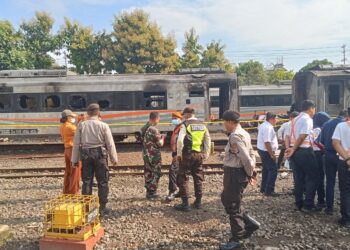 Gerbong Kereta Api Kebakaran di Stasiun Tugu Yogyakarta