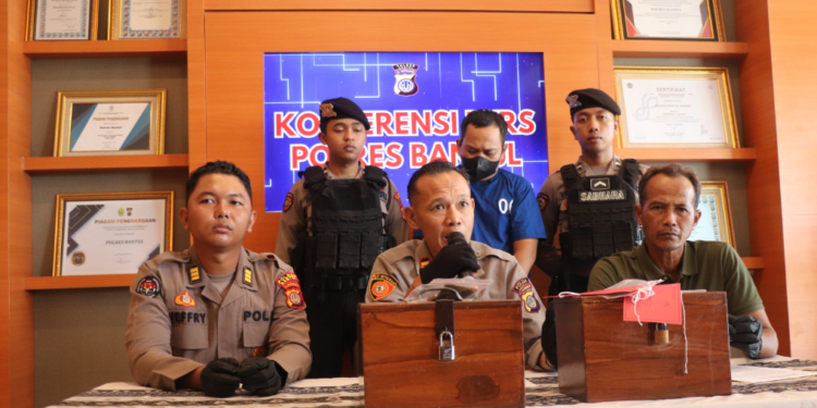 Kapolsek Imogiri, Wahyu Elang Elang Tri B, S.H menlakukan pers conferance di Mapolres Bantul