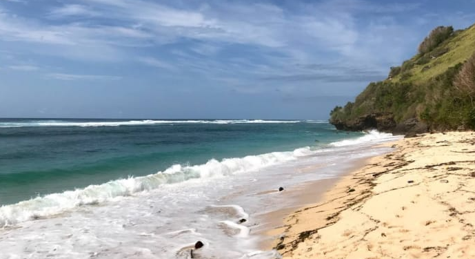 Pantai Gunung Payung