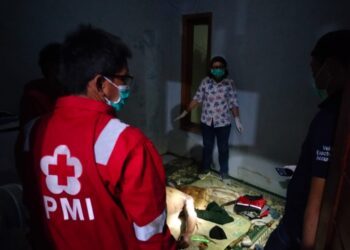 Petugas Gabungan Melakukan Evakuasi Korban Meninggal di Pleret Bantul