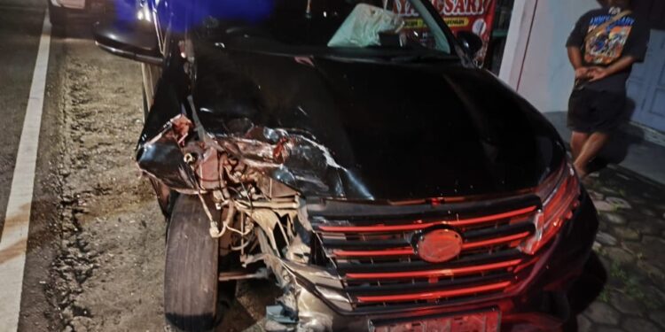 Polisi Melakukan Evakuasi Kecelakaan Beruntun di Temon Kulon Progo