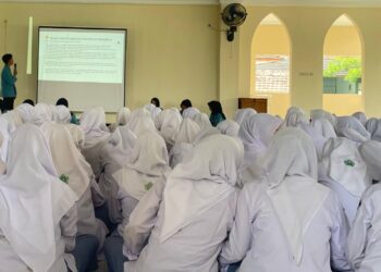 Sosialisasi Penggunaan Obat Selama Ramadhan yang dilakukan Oleh Mahasiswa KKN-T Alma Ata di MAN 1 Bantul