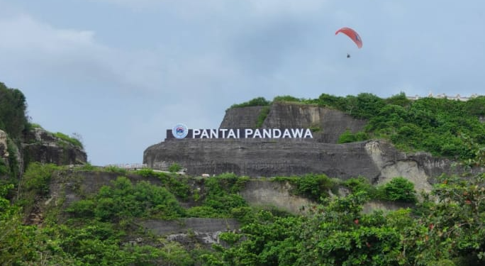 Wisata Pantai Pandawa