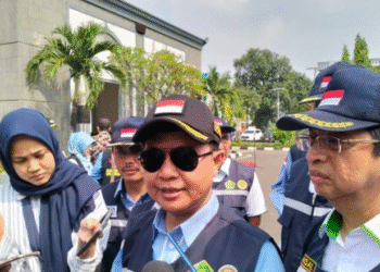 Direktur Jenderal Penyelenggaraan Haji dan Umrah Kementerian Agama RI Hilman Latief saat jumpa pers usai melepas petugas haji PPIH Arab Saudi