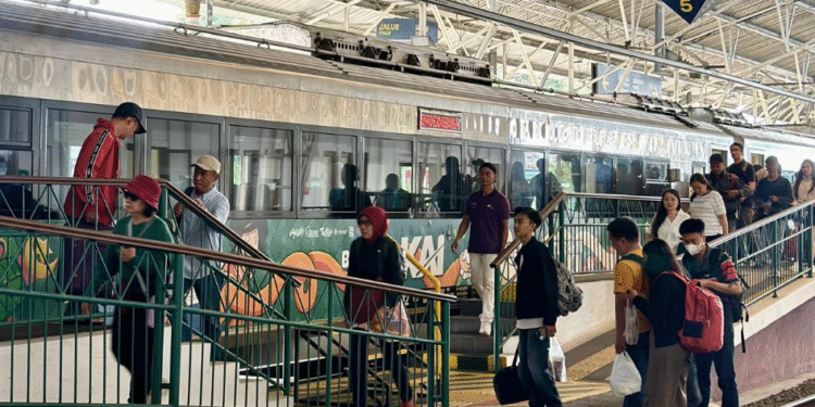 Suasana arus balik libur panjang Paskah di Daop 6 Yogyakarta