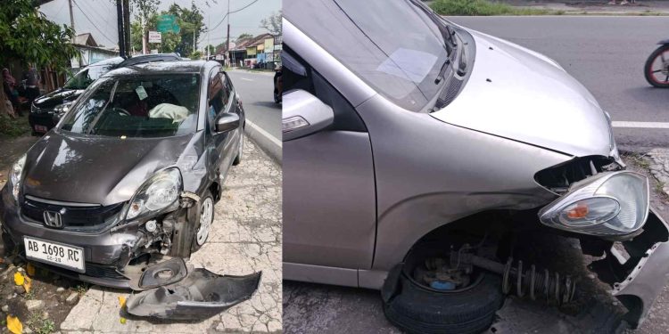 Dua Kendaraan Terlibat Kecelakaan di Parangtritis Bantul, Tidak Ada Korban Luka Serius