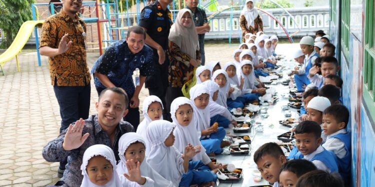 Komitmen Berkelanjutan: KAI Daop 6 Kucurkan Bantuan Sosial-Lingkungan Ratusan Juta