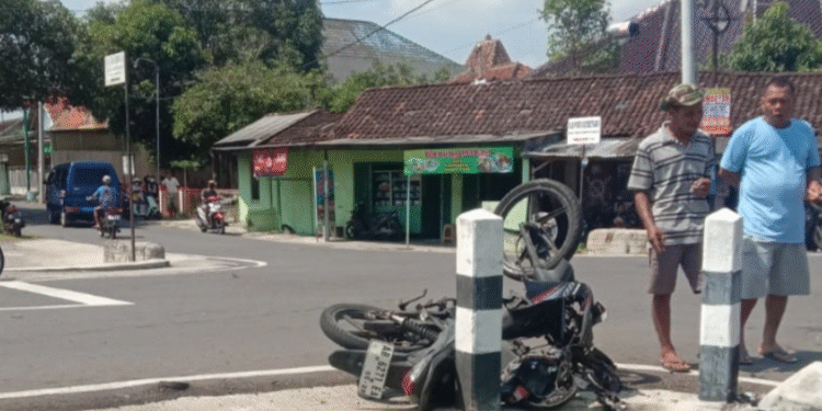 Kecelakaan Maut Honda Revo Vs Yamaha Aerox di simpang 4 ngentak sumberagung Moyudan Sleman