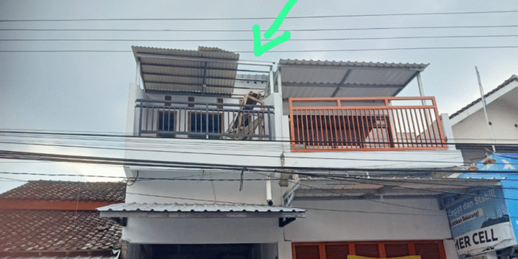 Lokasi kejadian kecelakaan kerja di lantai dua rumah warga di Karangwaru, Tegalrejo, Yogyakarta
