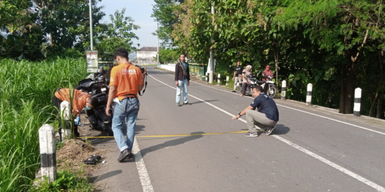 Polisi Melakukan Penyelidikan di Lokasi Duet Maut di Pleret Bantul