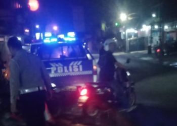 Polisi Mengamankan TKP Kecelakaan di Gamping