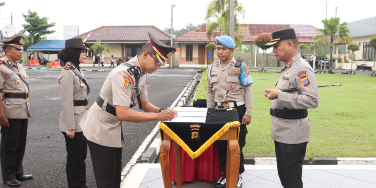 Polres Kulonprogo Lakukan Sertijab Pejabat Utama dan Kapolsek