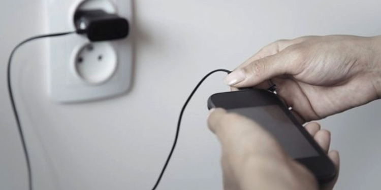 Ilustrasi gambar cas Hp