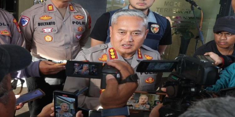 Kapolresta Sleman, Kombes Pol. Edy Setyanto Erning Wibowo, SIK, MH, memberikan pernyataan resmi kepada awak media melalui sesi doorstop