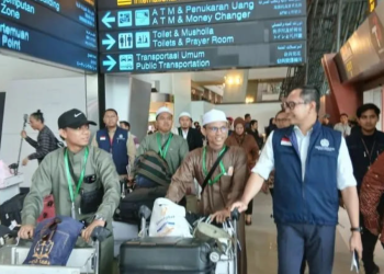 Kementerian Luar Negeri pada gelombang pertama, berhasil mengevakuasi 10 WNI dari wilayah konflik di Yaman Utara