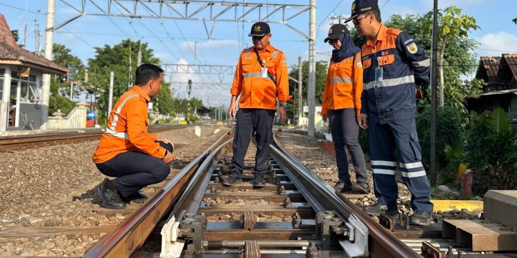 PT KAI Daop 6 Yogyakarta melaksanakan kegiatan Manajemen Safety Walkthrough