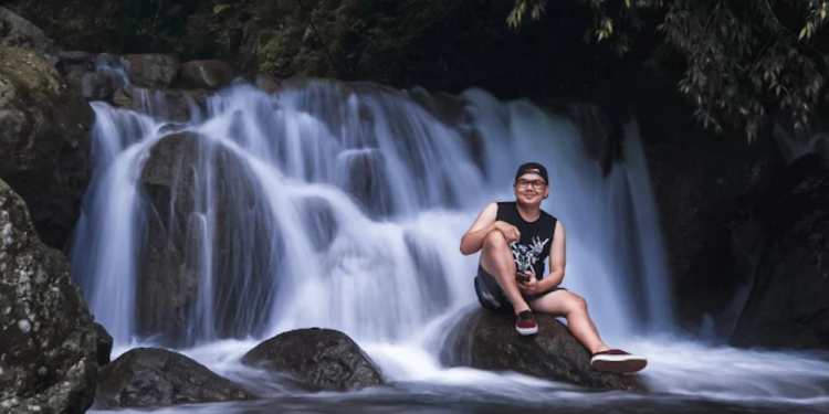 Wisata Curug Ciherang Sukamakmur
